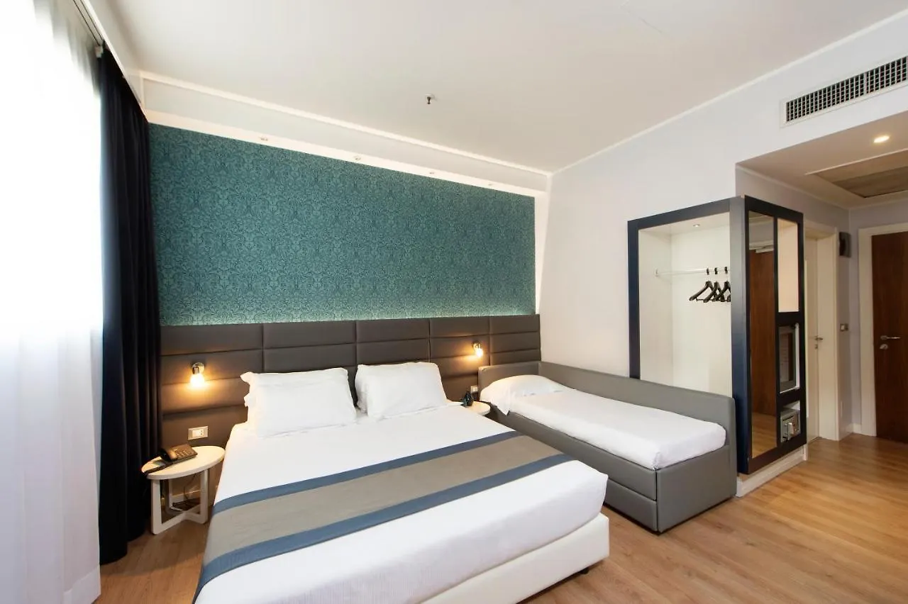 Neo Hotel Bresso 4*,