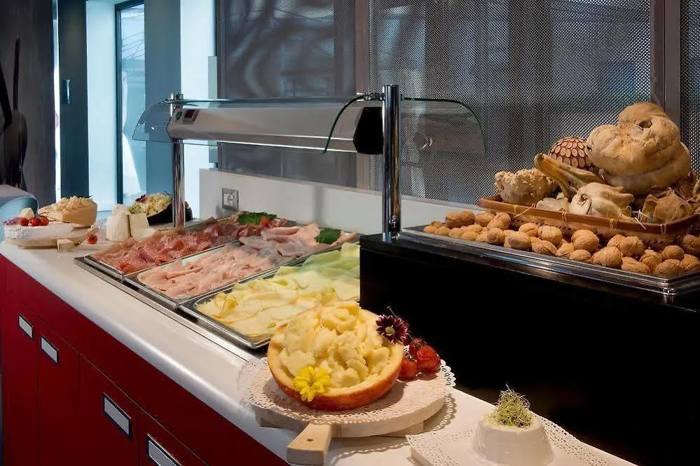Neo Hotel Bresso 4*,  Italien