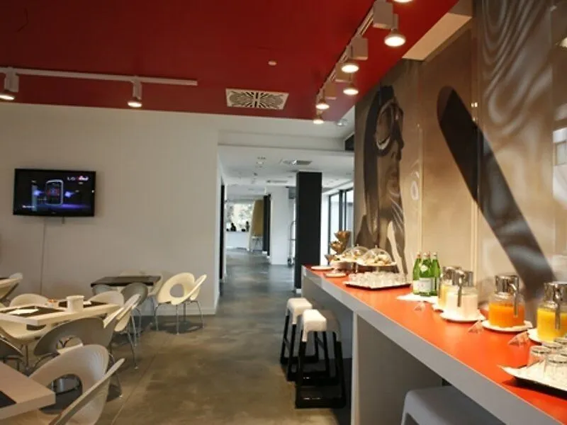 Neo Hotel Bresso 4*,
